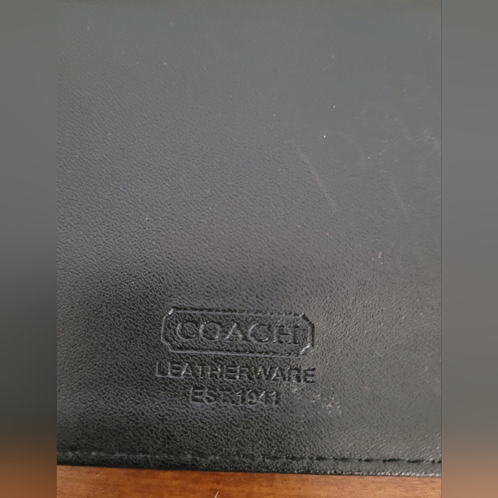 Geniune Coach Tri-fold Wallet - Picture 5 of 6